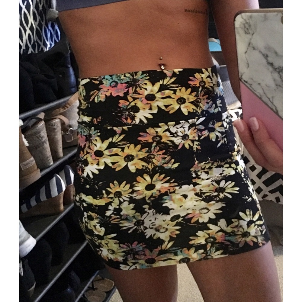 ❤️ Floral MINI Skirt ❤️